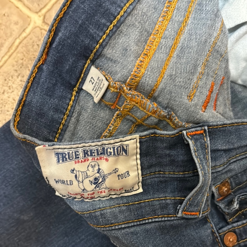 Sz 27 True Religion capris - Picture 2 of 5